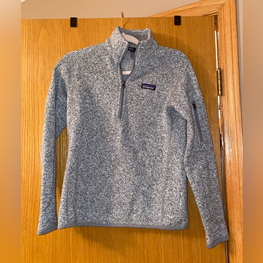 COPY - Women Patagonia half zip in grey size small